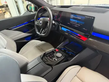 M5 Limousine 360 K HUD AHK B&W SITZBE. ICONIC GL