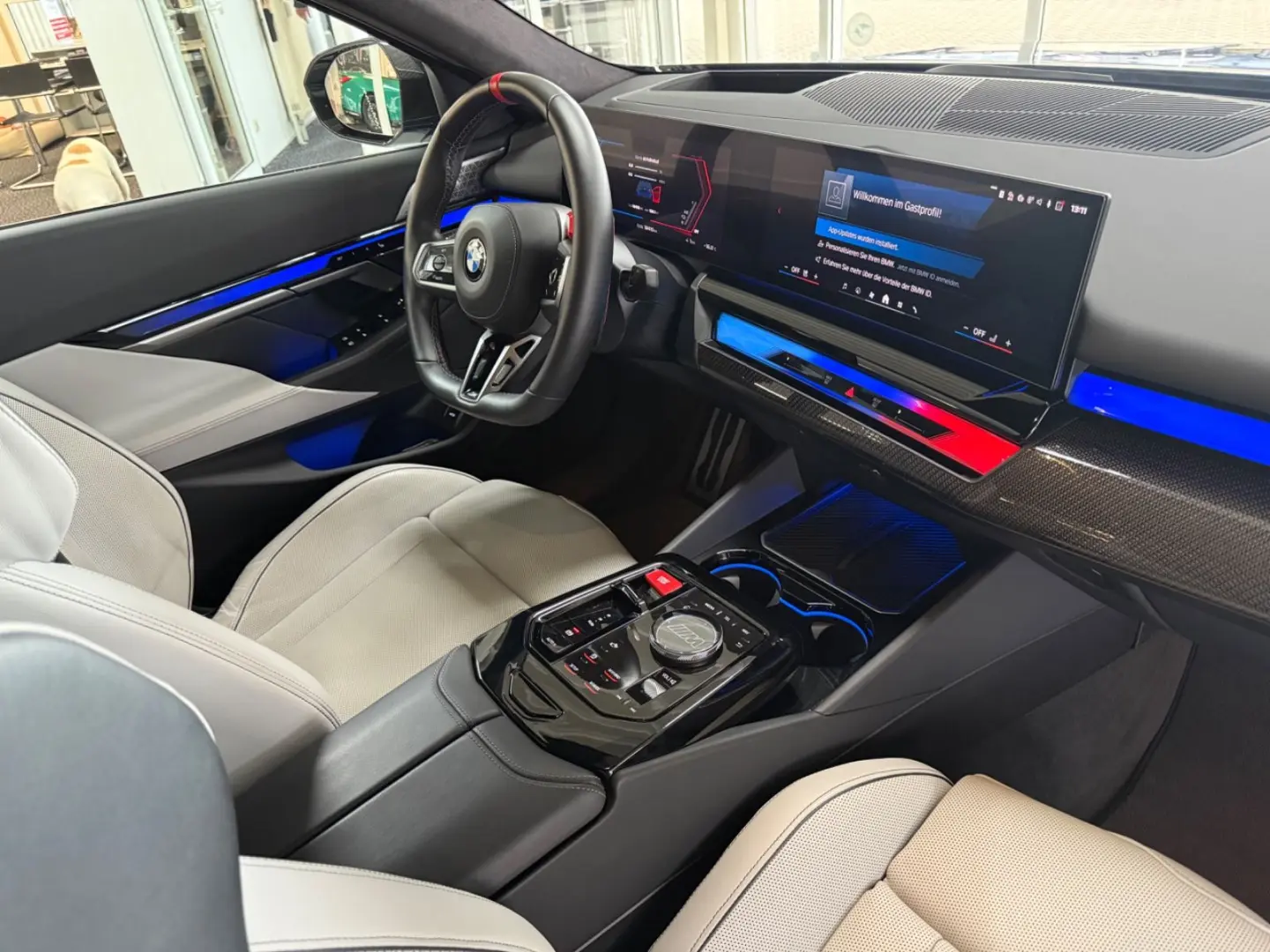 M5 Limousine 360 K HUD AHK B&W SITZBE. ICONIC GL