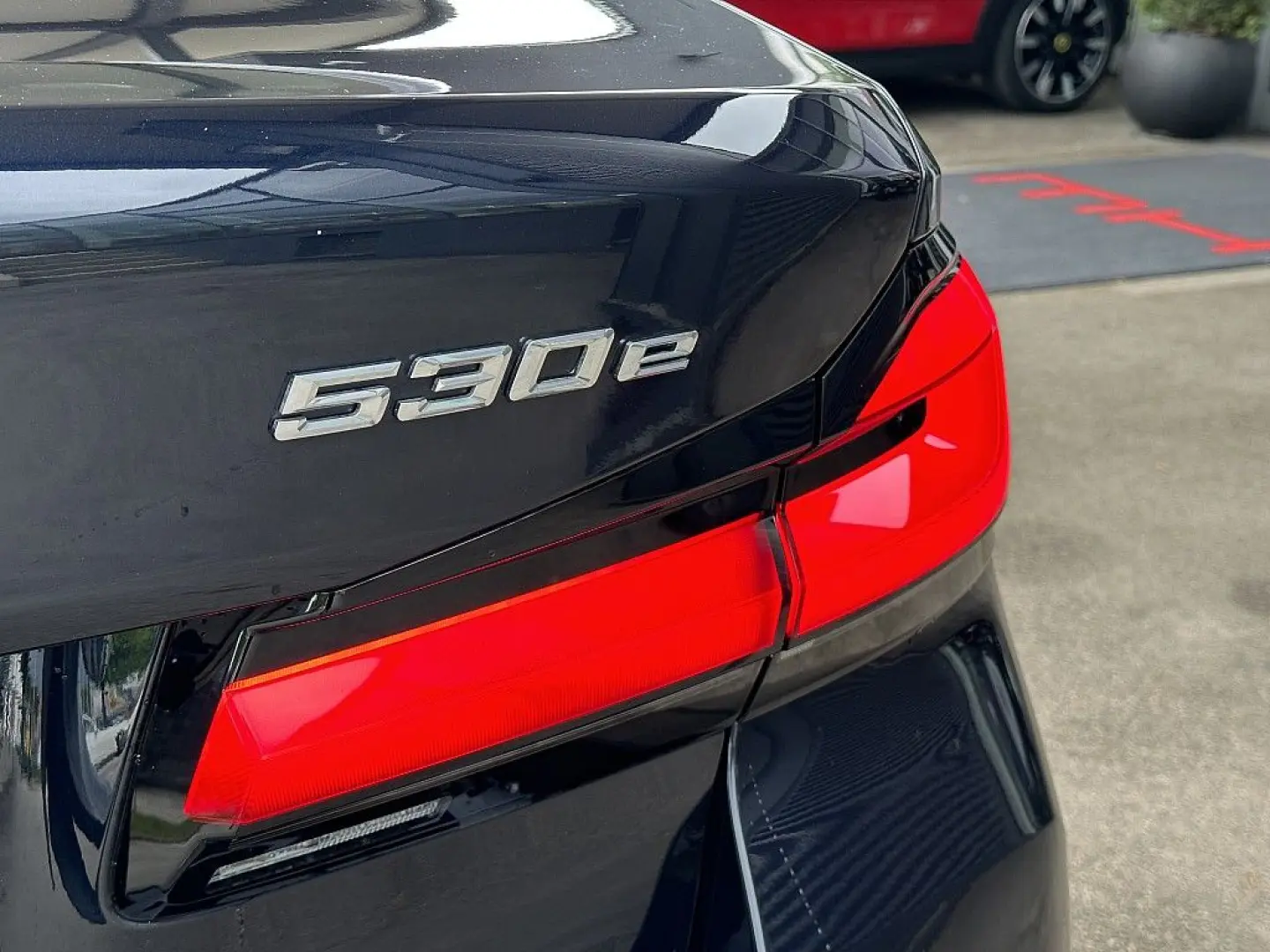 530e PHEV M-Paket Aut.   Laser   AHK   Glasda...