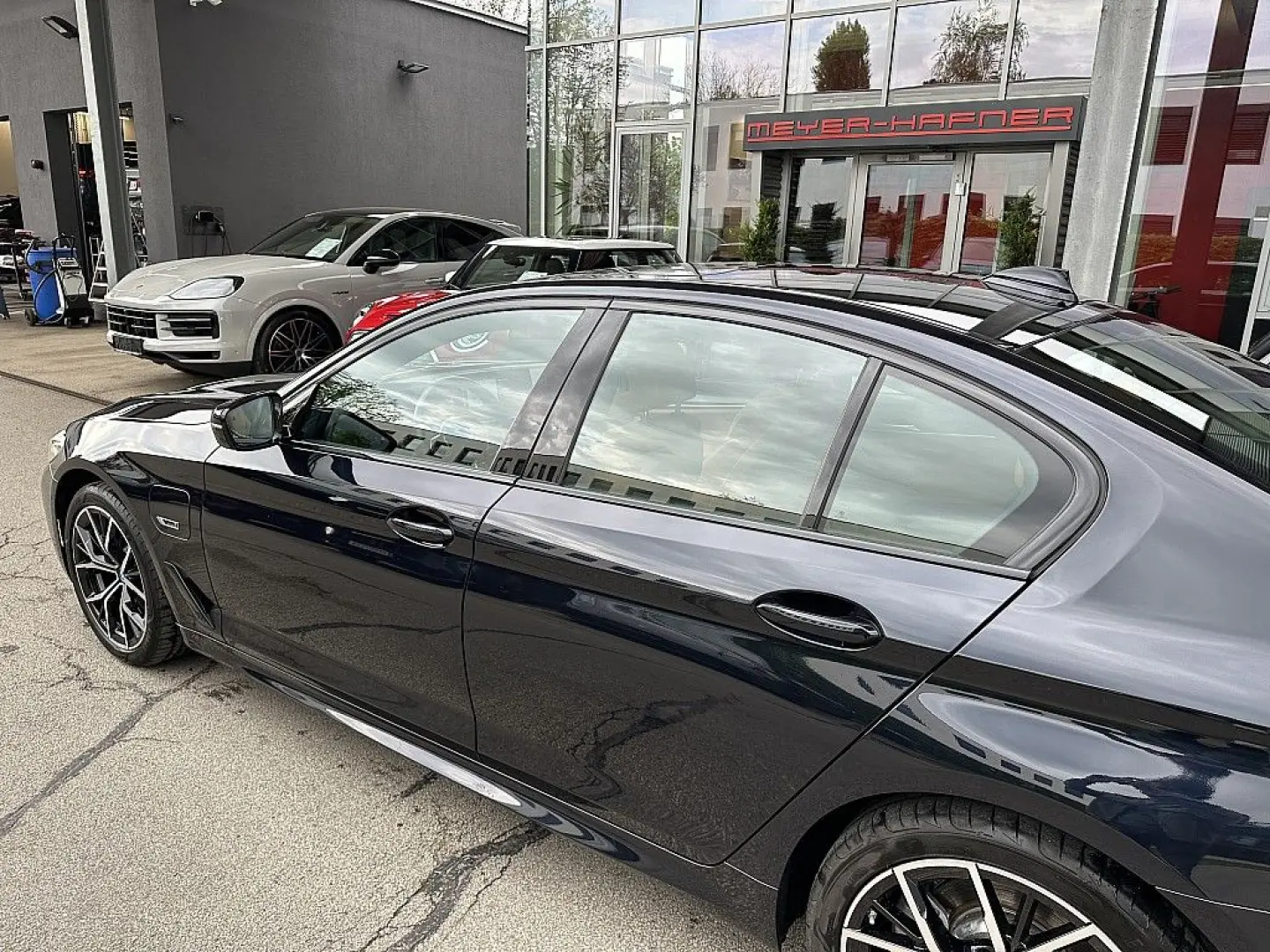 530e PHEV M-Paket Aut.   Laser   AHK   Glasda...