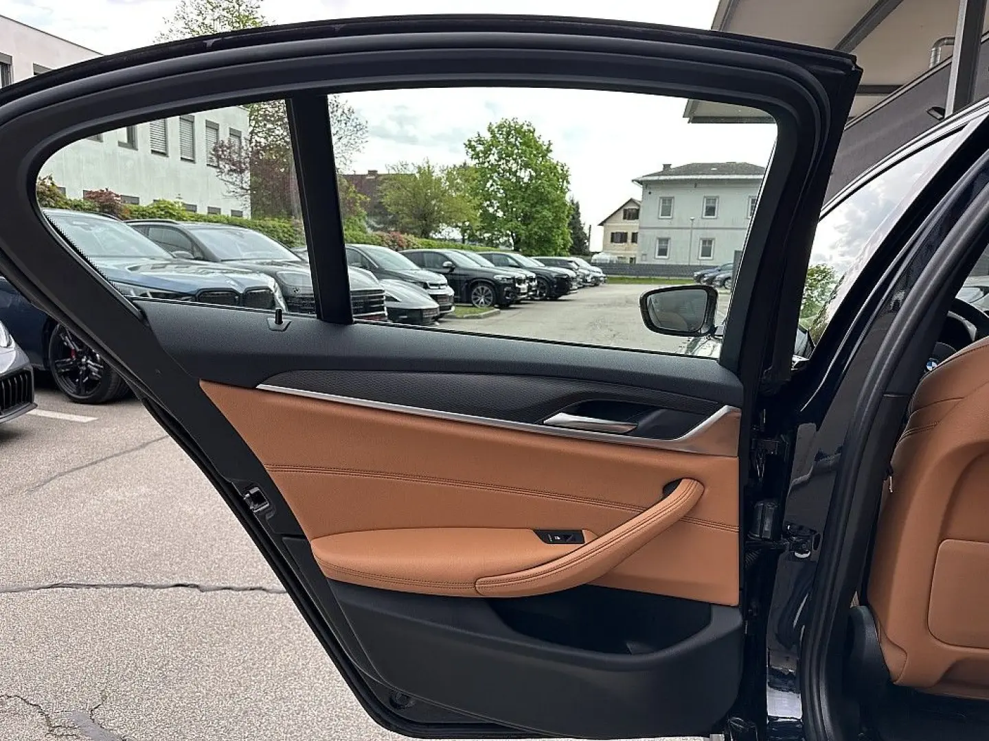 530e PHEV M-Paket Aut.   Laser   AHK   Glasda...