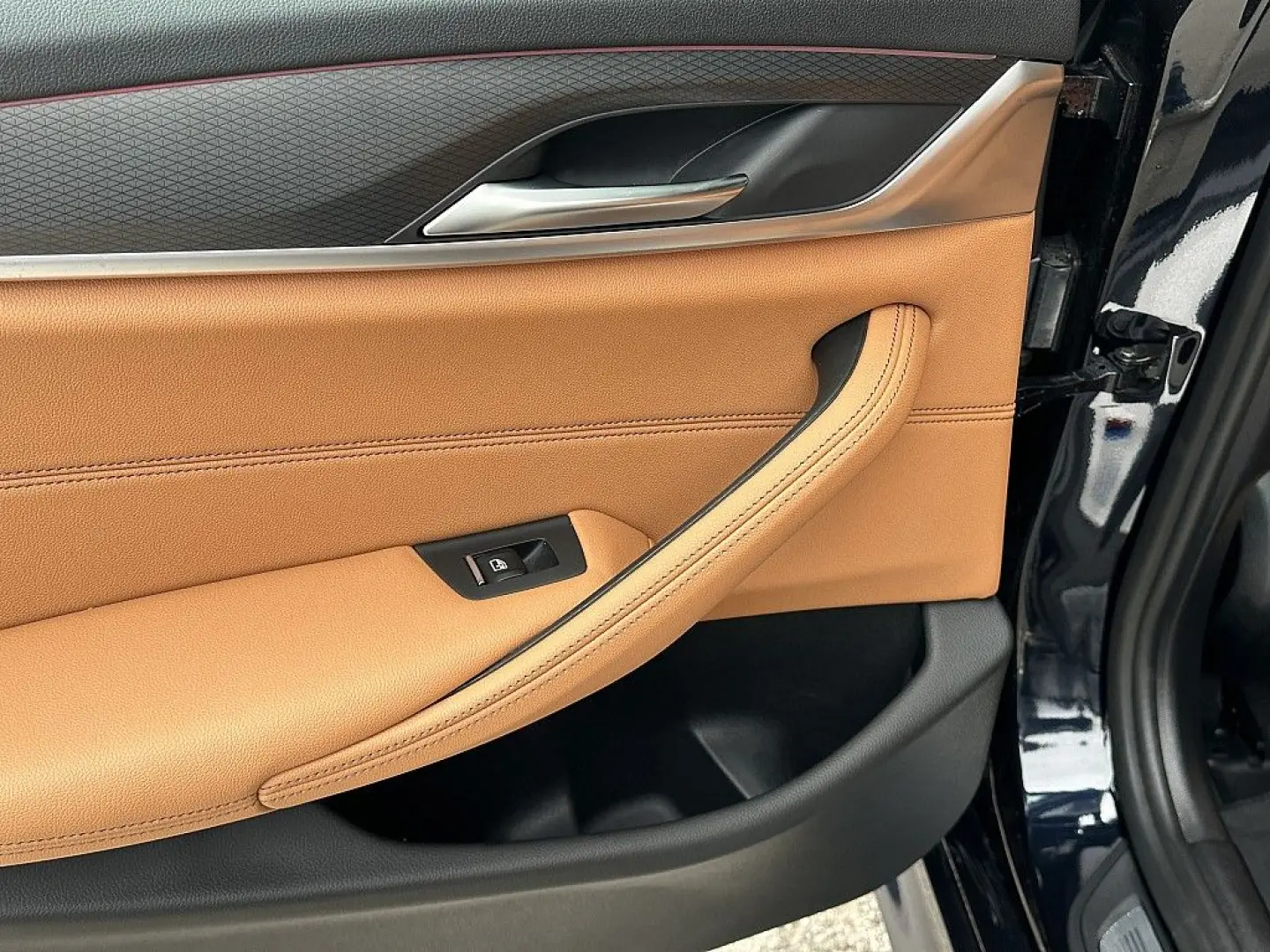 530e PHEV M-Paket Aut.   Laser   AHK   Glasda...