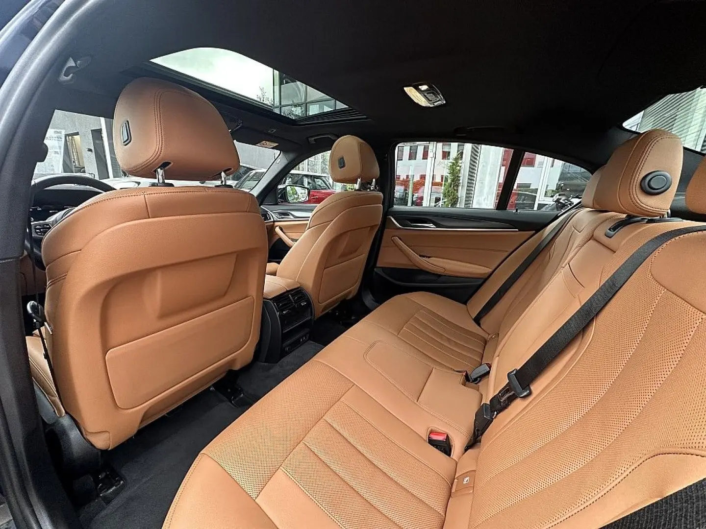 530e PHEV M-Paket Aut.   Laser   AHK   Glasda...