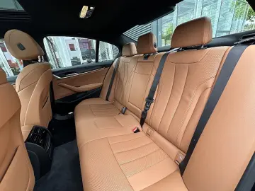 530e PHEV M-Paket Aut.   Laser   AHK   Glasda...