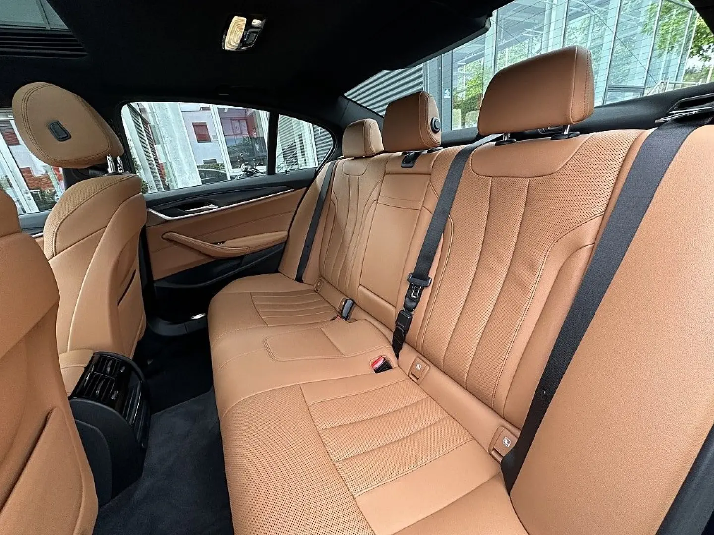 530e PHEV M-Paket Aut.   Laser   AHK   Glasda...