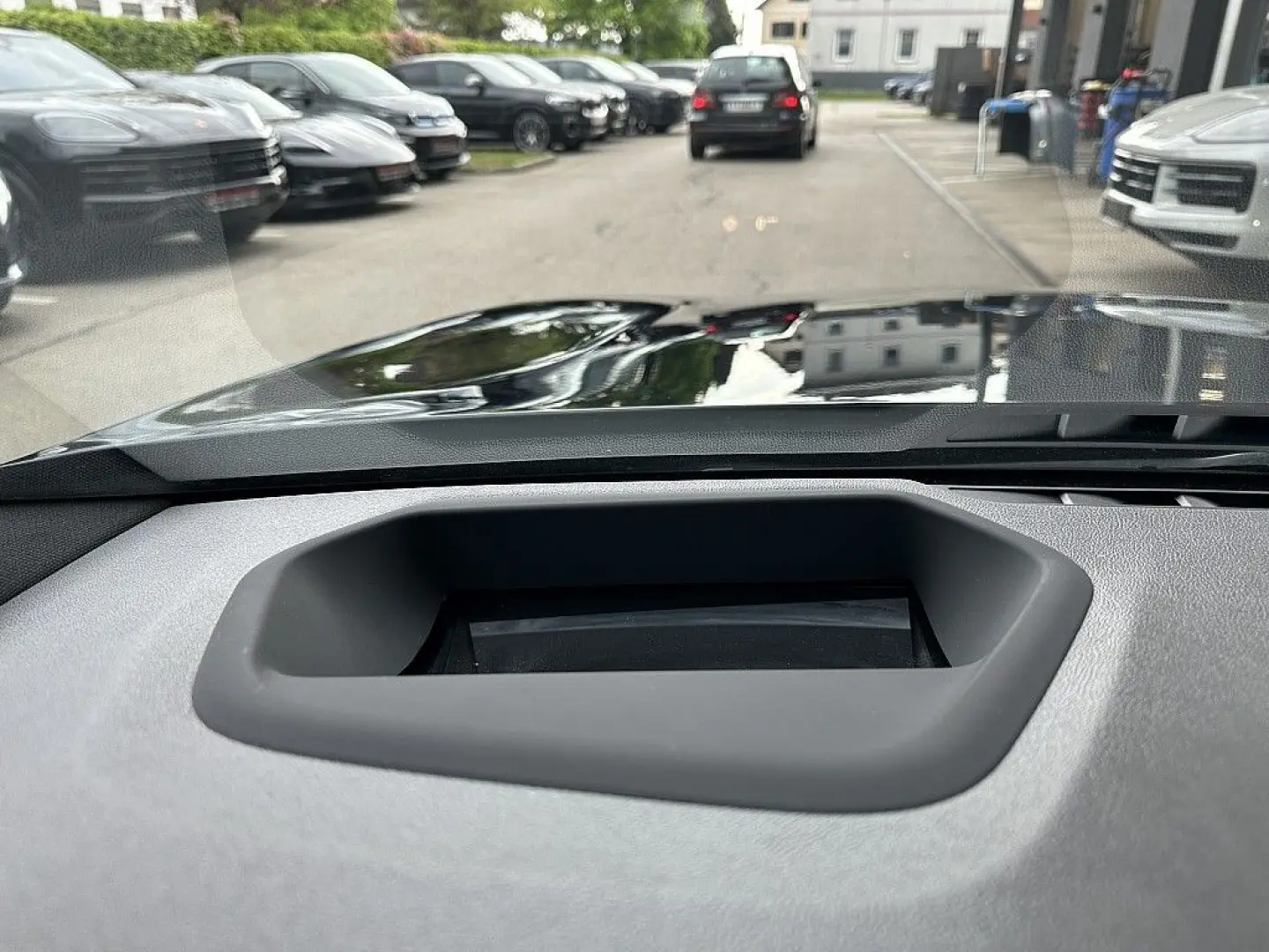 530e PHEV M-Paket Aut.   Laser   AHK   Glasda...