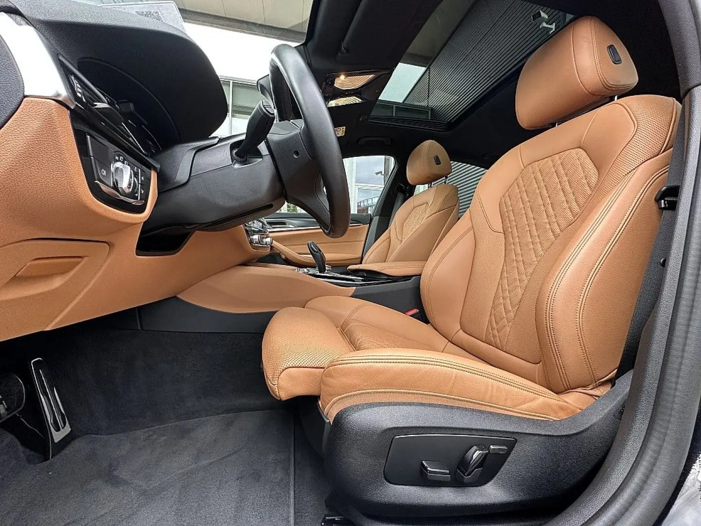 530e PHEV M-Paket Aut.   Laser   AHK   Glasda...