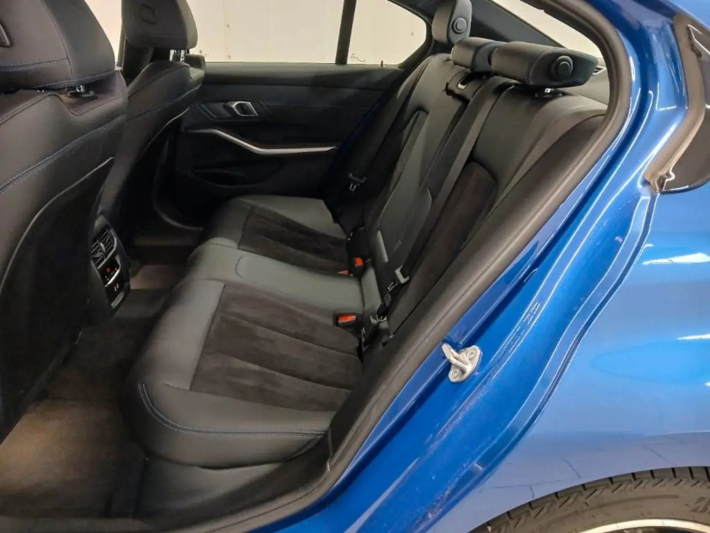 320xd Lim. M Sport ACC LRHZ SHZ STHZ HiFi RFK