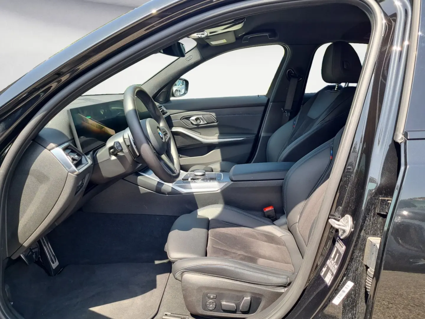 320iA Limousine M Sport ACC HIFI-System Sportsit