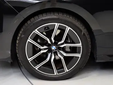 740 d xDrive M Sport Pano Memory Luft B&W STHZ