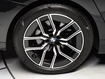 740 d xDrive M Sport Pano Memory Luft B&W STHZ