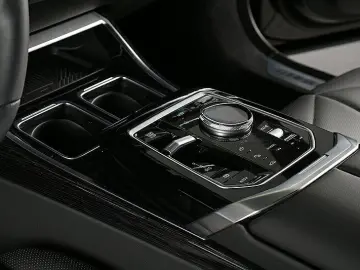 740d xDr. M Sportpaket ACC AHK Standh Autobahnas