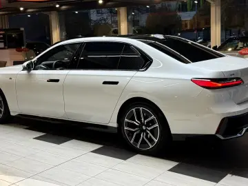 740 d xD M Sport Pano-Sky Experience-TV StHzg