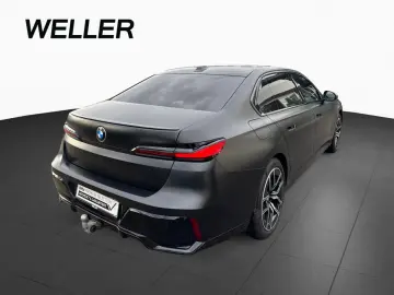 740d M-Sport INDIVIDUAL Fond-Entertainment SkyL