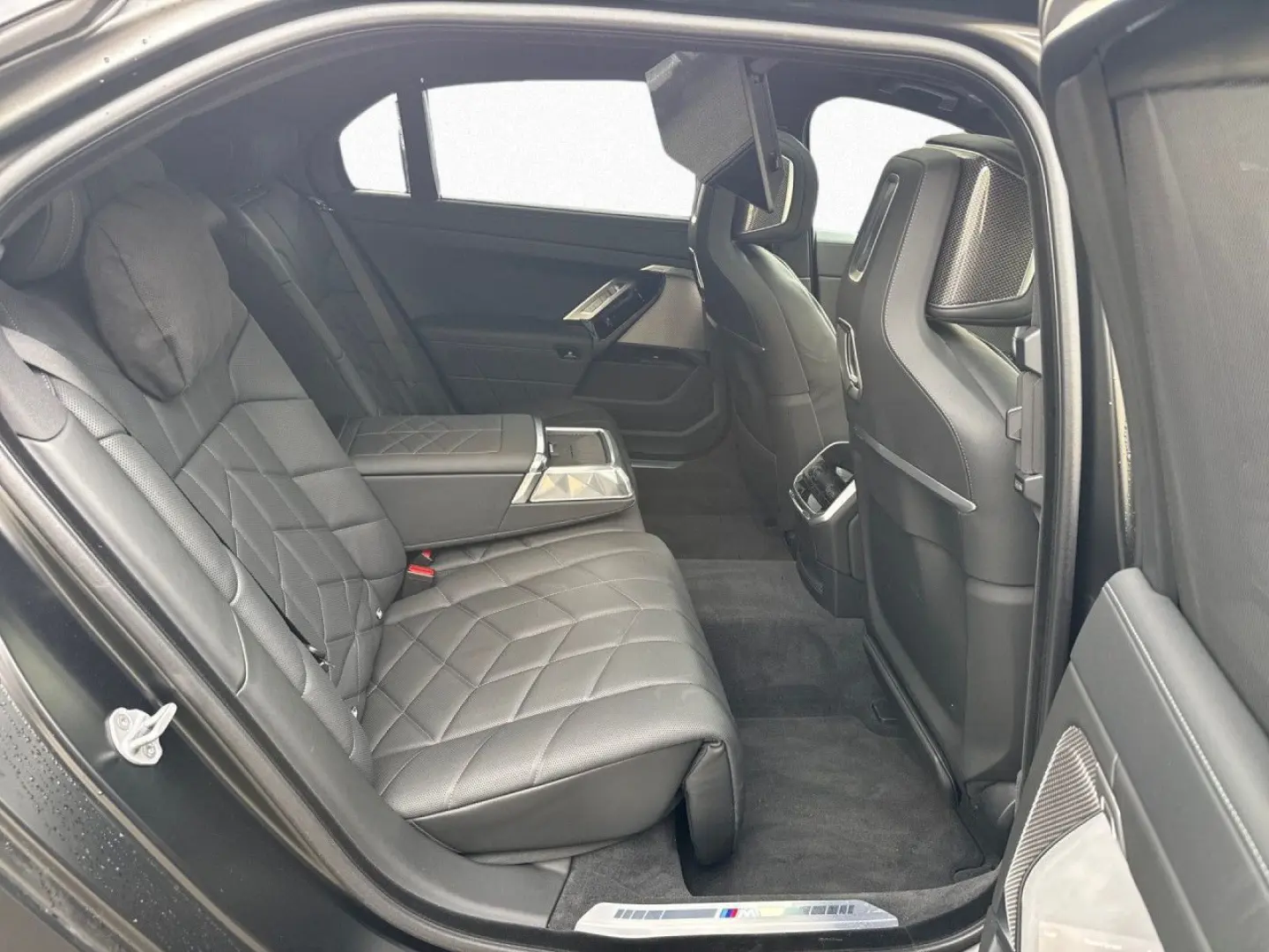 740d M-Sport INDIVIDUAL Fond-Entertainment SkyL