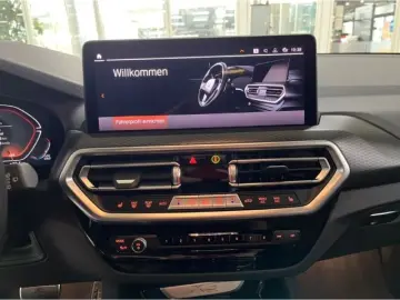 X3 xDrive 20i A M Sport Navi ParkAss  360 Grad S