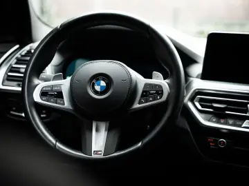 X3 xDrive 20 d M Sport 360 Kamera Apple Android