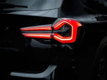 X3 xDrive 20 d M Sport 360 Kamera Apple Android