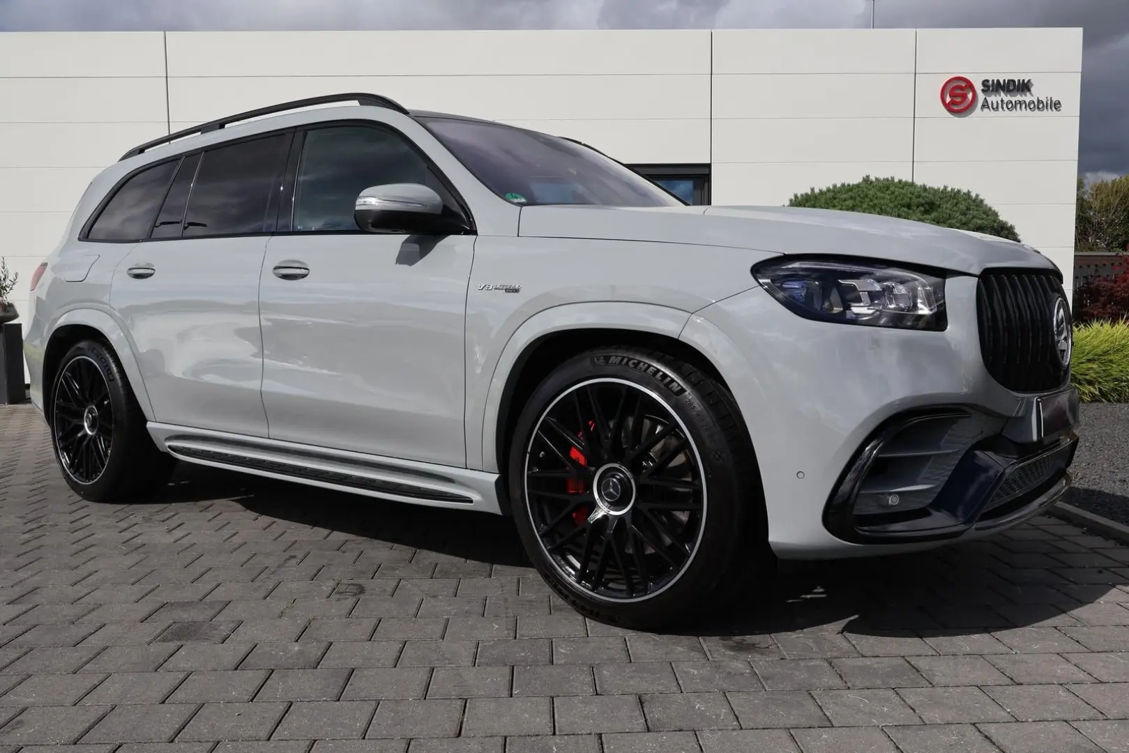AMG GLS 63 4M  DESIGNO-MANUF.-Perf.-Standhzg-3D