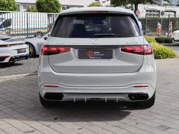 AMG GLS 63 4M  DESIGNO-MANUF.-Perf.-Standhzg-3D