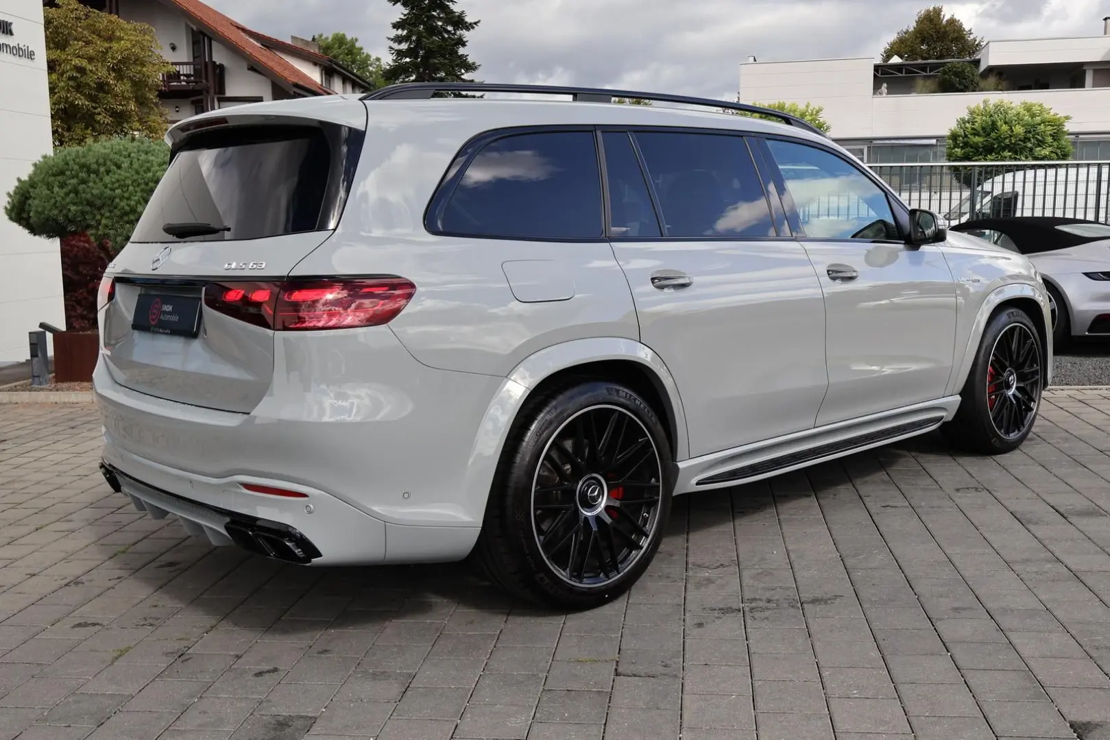 AMG GLS 63 4M  DESIGNO-MANUF.-Perf.-Standhzg-3D
