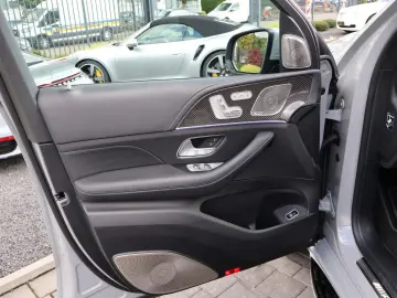 AMG GLS 63 4M  DESIGNO-MANUF.-Perf.-Standhzg-3D