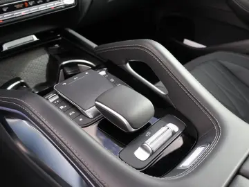 AMG GLS 63 4M  DESIGNO-MANUF.-Perf.-Standhzg-3D