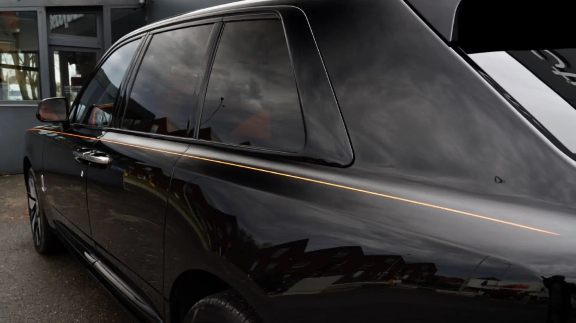 Cullinan Series II MY25  STAR HEADLINER FULL