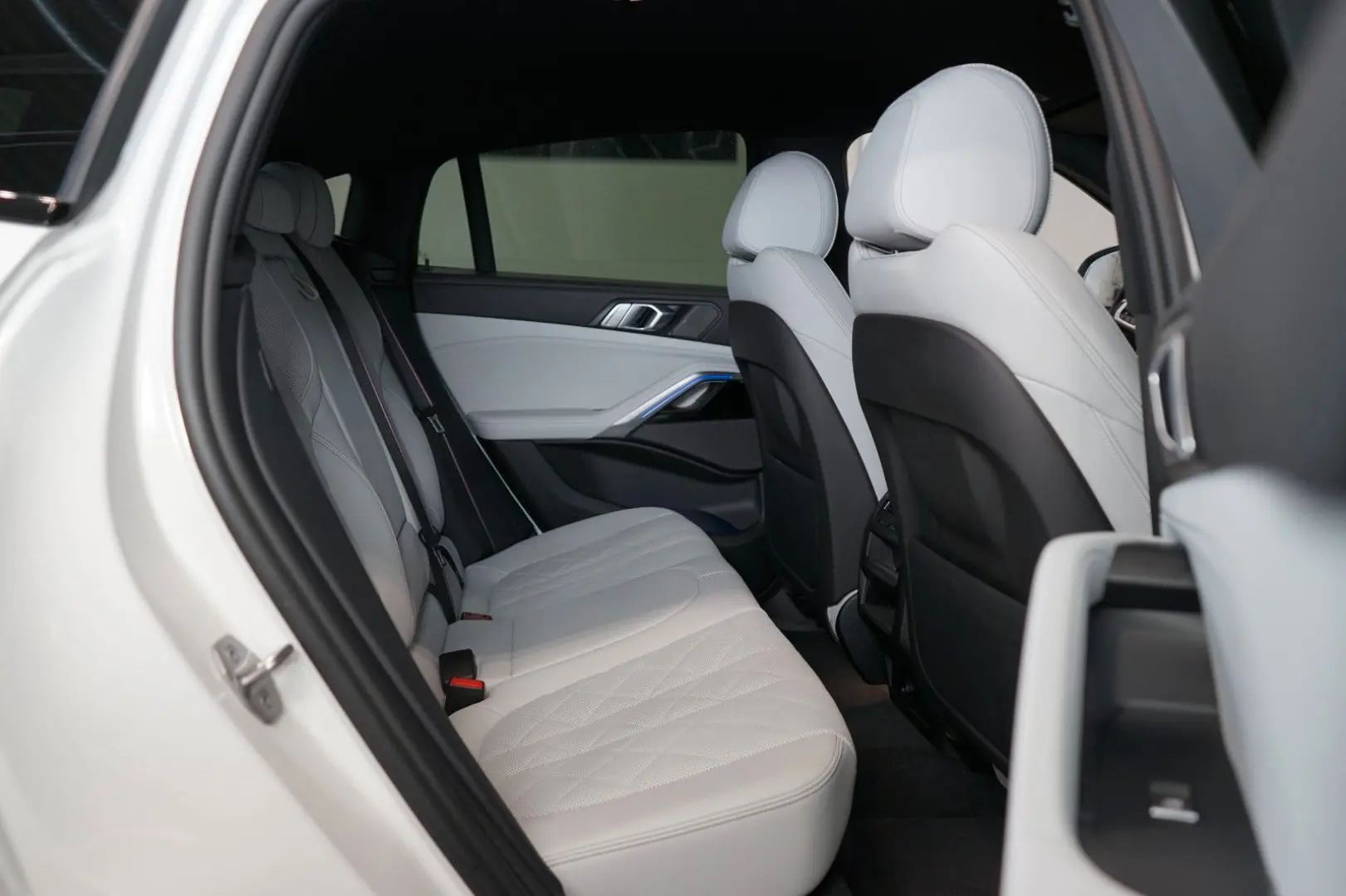 X6 40i xDRIVE H K TOW LED M-SPORT 65.702€ NETTO