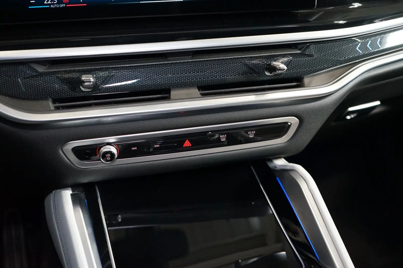 X6 40i xDRIVE H K TOW LED M-SPORT 65.702€ NETTO