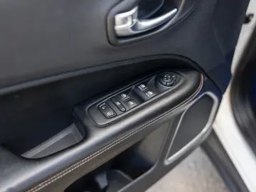 Jeep Compass Senzori 4wd Bluetooth