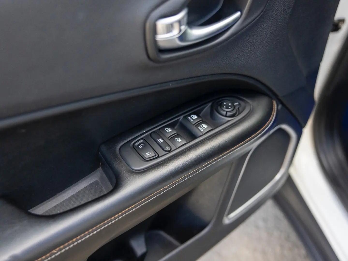 Jeep Compass Senzori 4wd Bluetooth