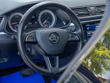 Skoda Superb 4 4 aut. ACC Ambientala Camera Încălzire