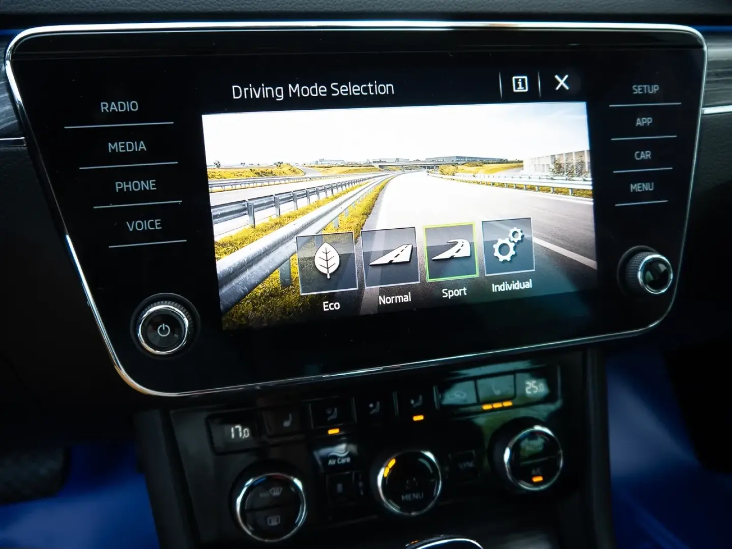 Skoda Superb 4 4 aut. ACC Ambientala Camera Încălzire