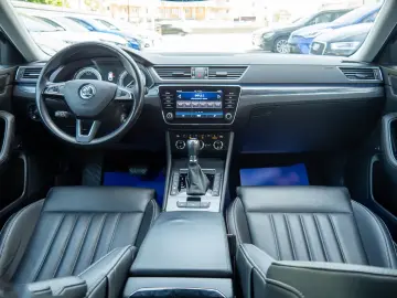 Skoda Superb 4 4 aut. ACC Ambientala Camera Încălzire