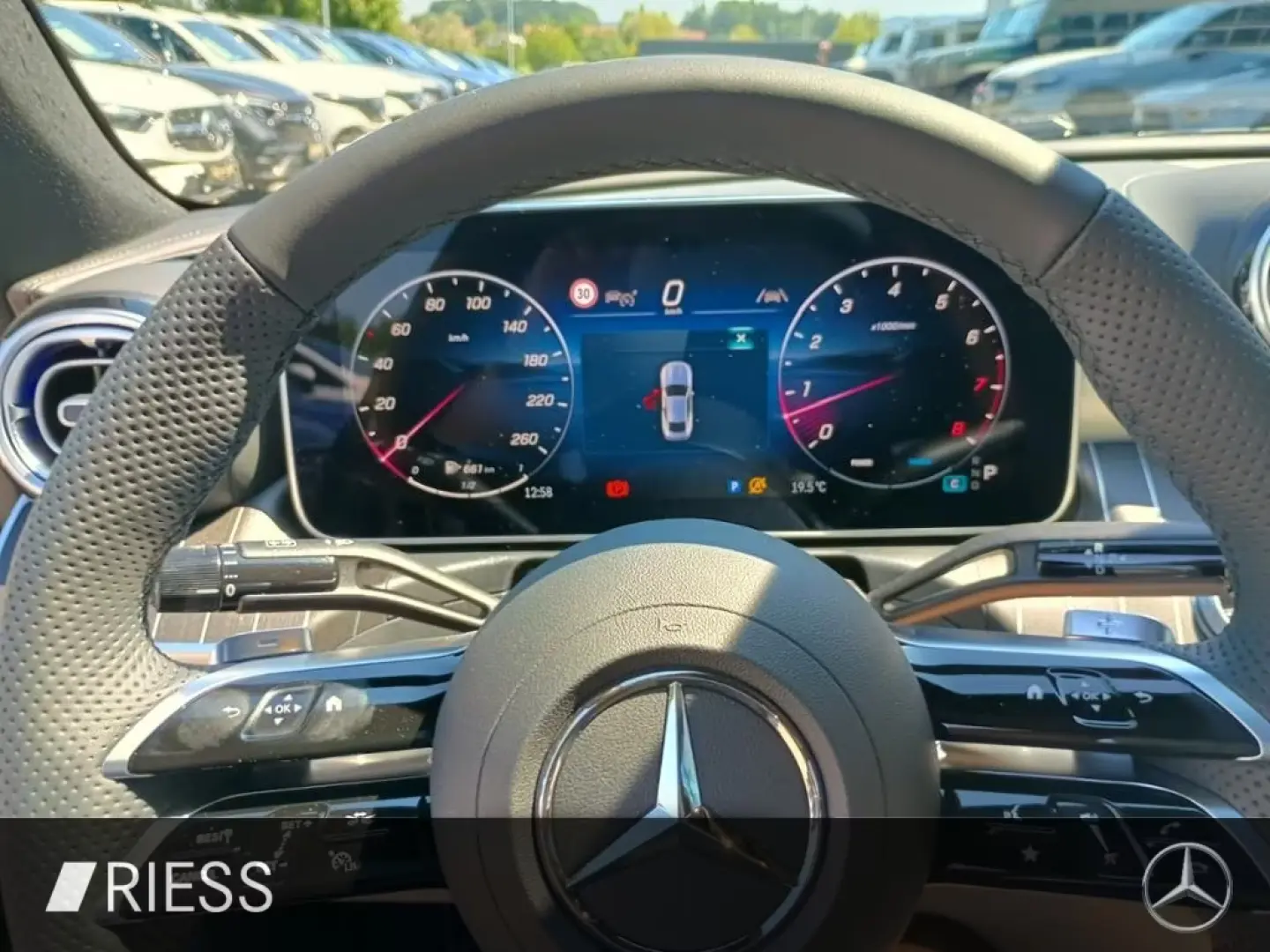 Mercedes-Benz CLE 300 4M AMG PANO AHK