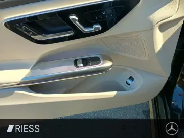 Mercedes-Benz CLE 300 4M AMG PANO AHK