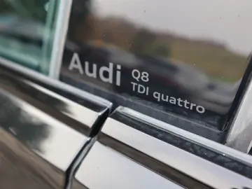 Q8 50 TDI FACELIFT BLACK-P. S-LINE RAUTE HuD B&O