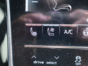 Q8 50 TDI FACELIFT BLACK-P. S-LINE RAUTE HuD B&O