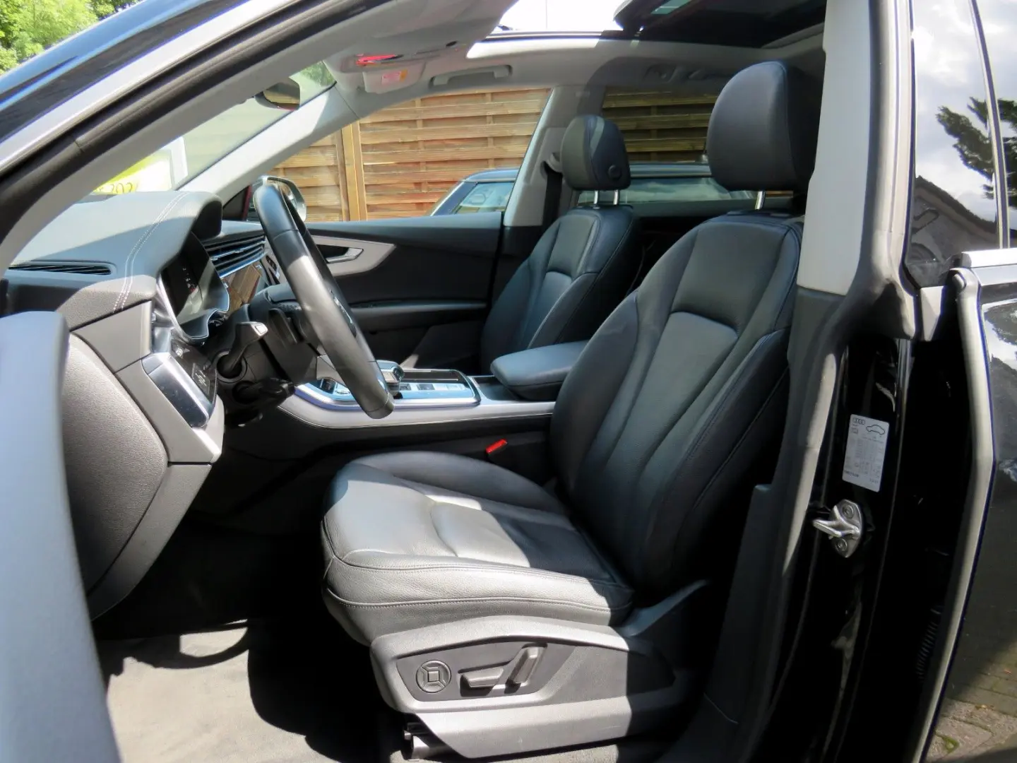 Q8 45 TDI quattro   Pano  Ahk  ACC  Luftfahrwerk