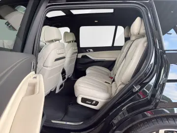 X7 xDrive40d M Sport Pro  AHK  Sky Lounge