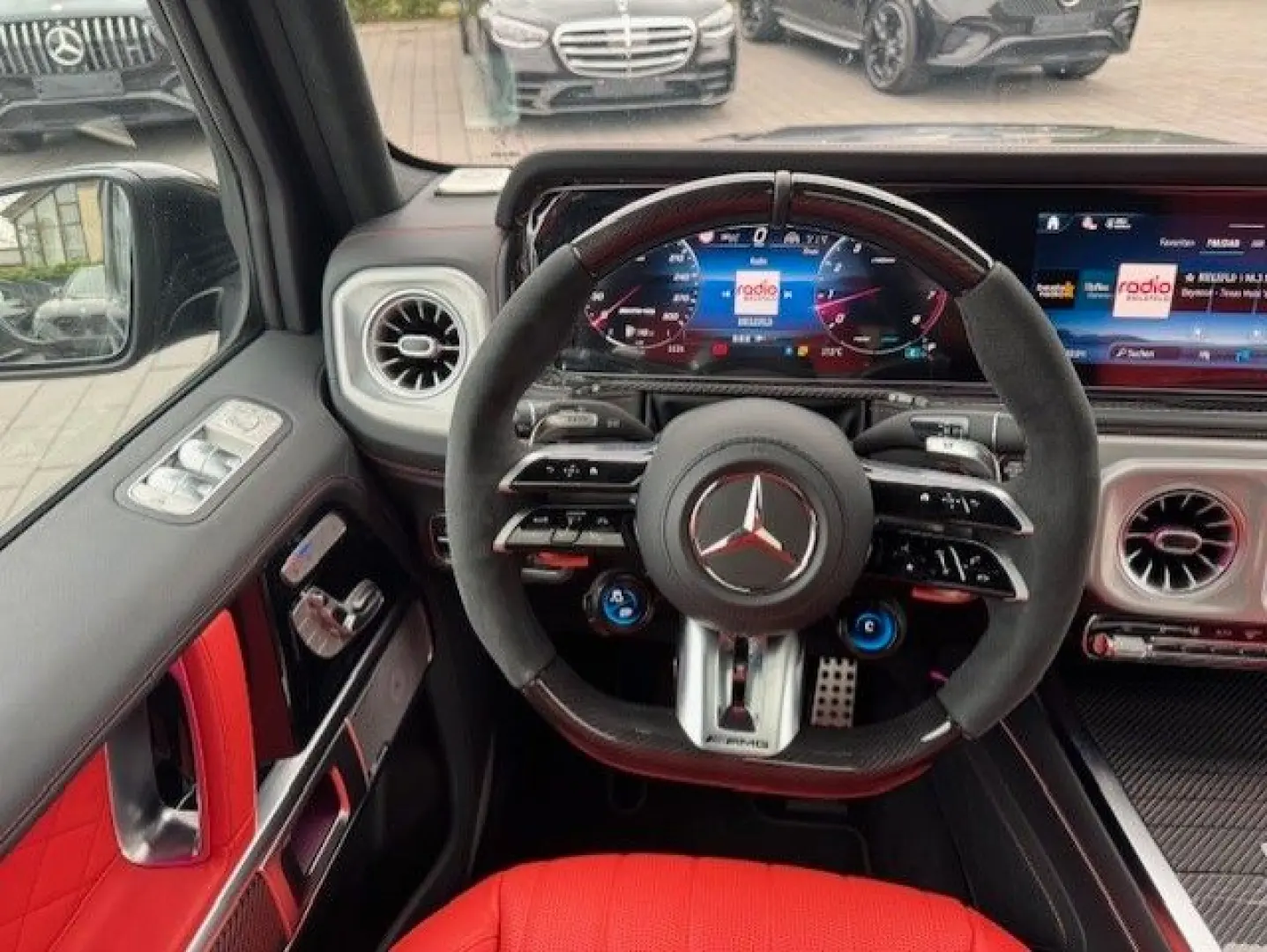 G 63 AMG-MY 25-Vollcarbon-innen außen Lenkra A22