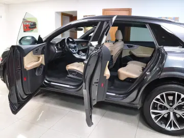 AUDI Q8 55TFSI Quattro