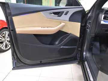 AUDI Q8 55TFSI Quattro