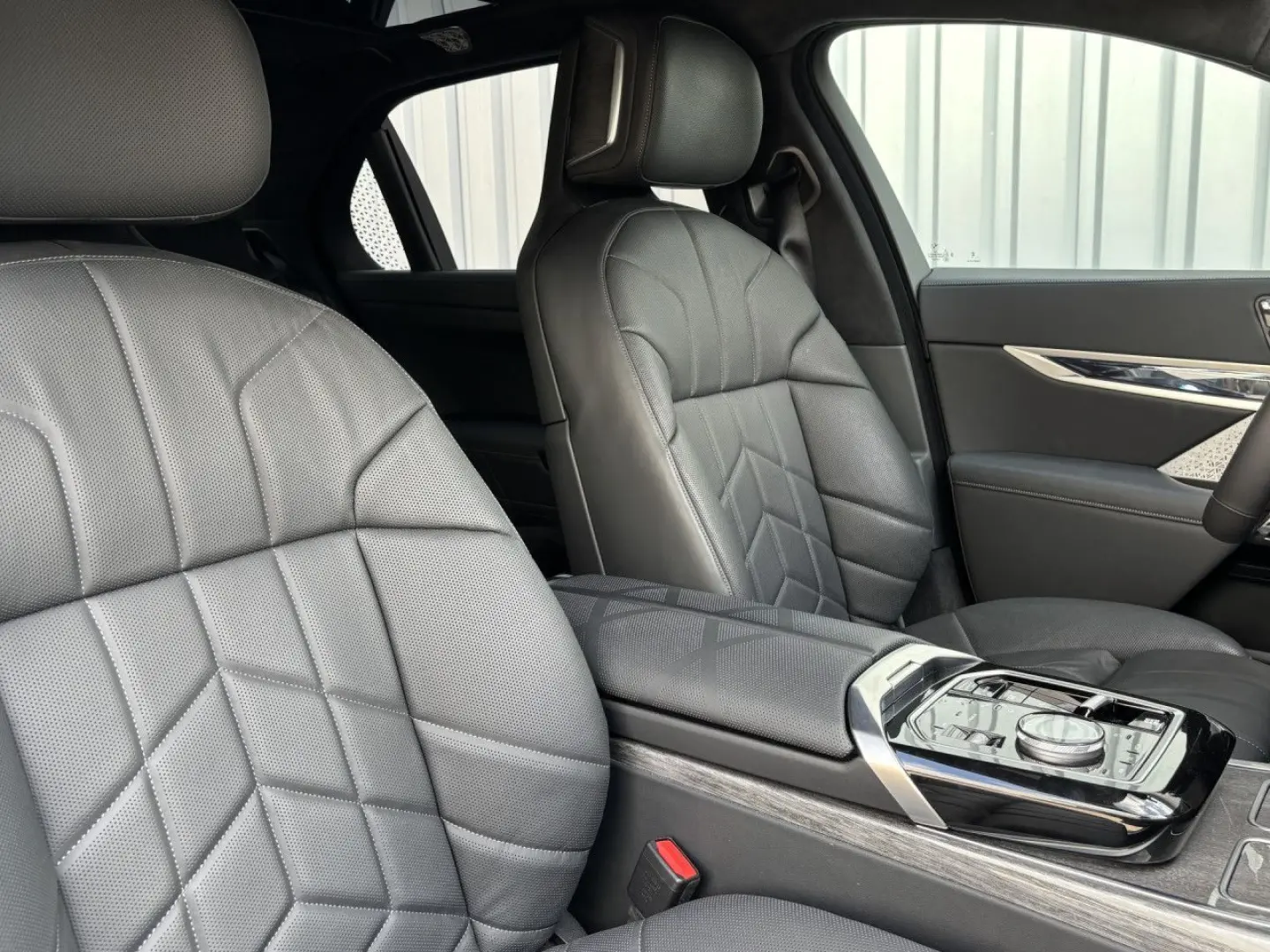 BMW 740d xDrive M Sport B&W LoungeSeating