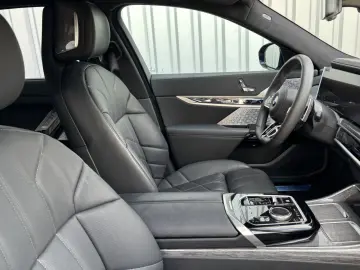 BMW 740d xDrive M Sport B&W LoungeSeating