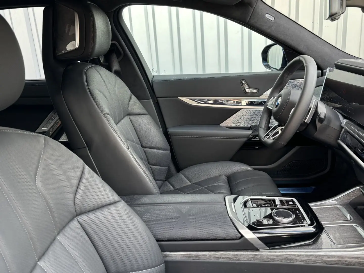 BMW 740d xDrive M Sport B&W LoungeSeating