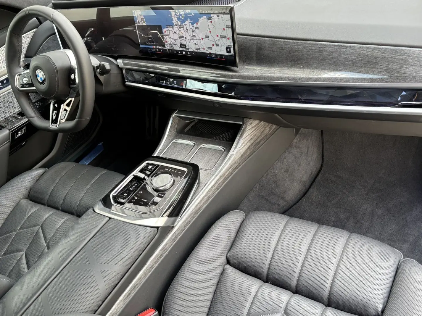 BMW 740d xDrive M Sport B&W LoungeSeating
