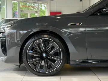 BMW i7 xDrive M70