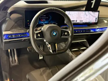BMW i7 xDrive M70